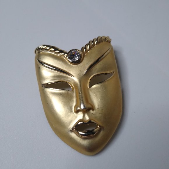 Vintage Decorative Metal Mask Brooch - Picture 3 of 13